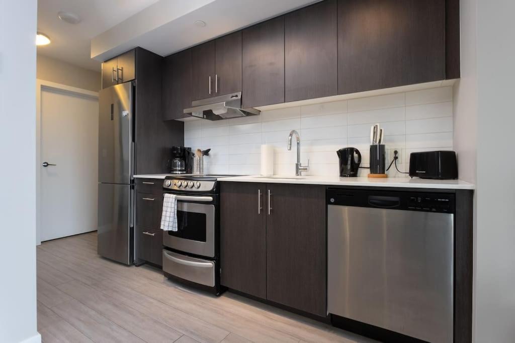 Hendrix Luxury Apartments By Corporate Stays Edmonton Exteriör bild